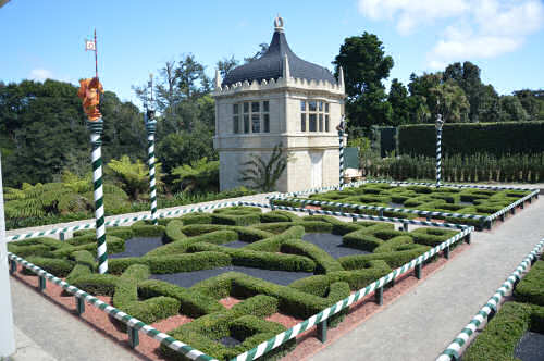 Hamilton Tudor Garden
